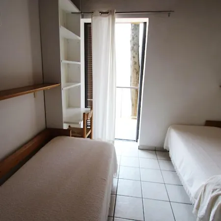 Locazione Turistica La Cava.6 Apartment *